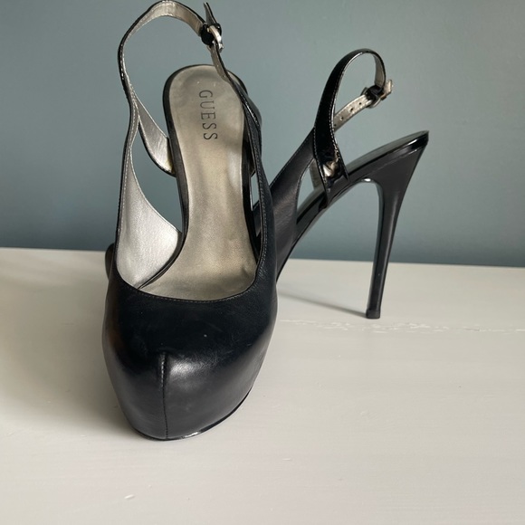 Guess 5.5 inch high heel shoe. SZ 8.5 - Picture 4 of 5